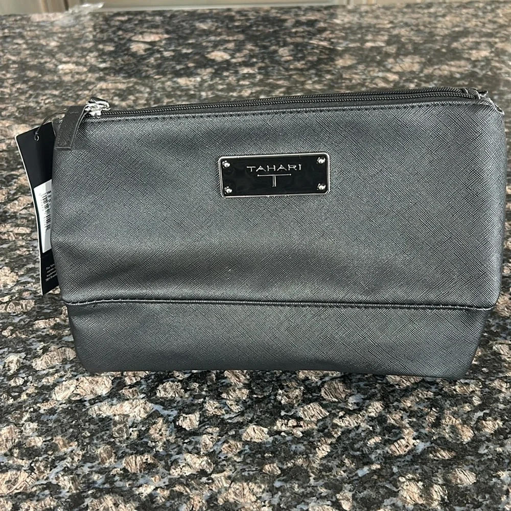 TAHARI TRAVEL ORGANIZER /MAKE BAG NWT